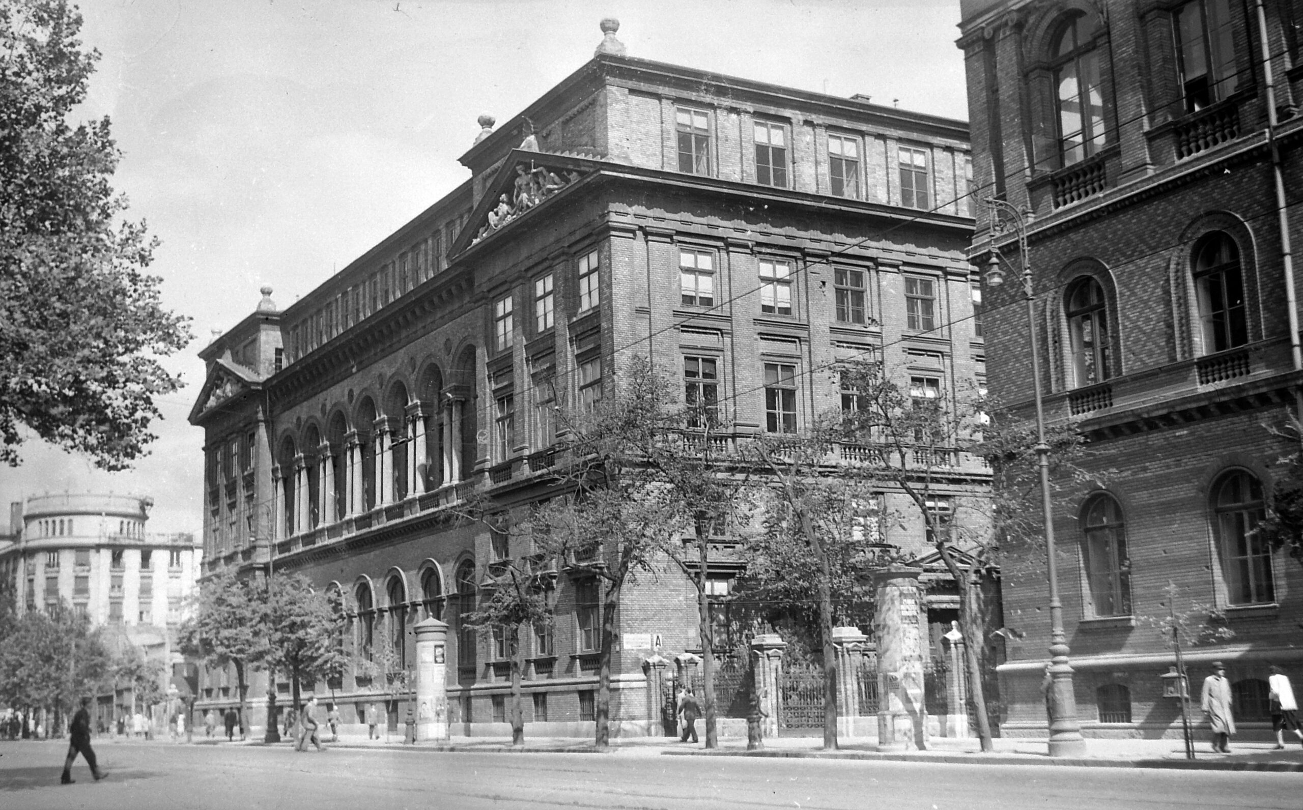 Museum boulevard, ELTE building